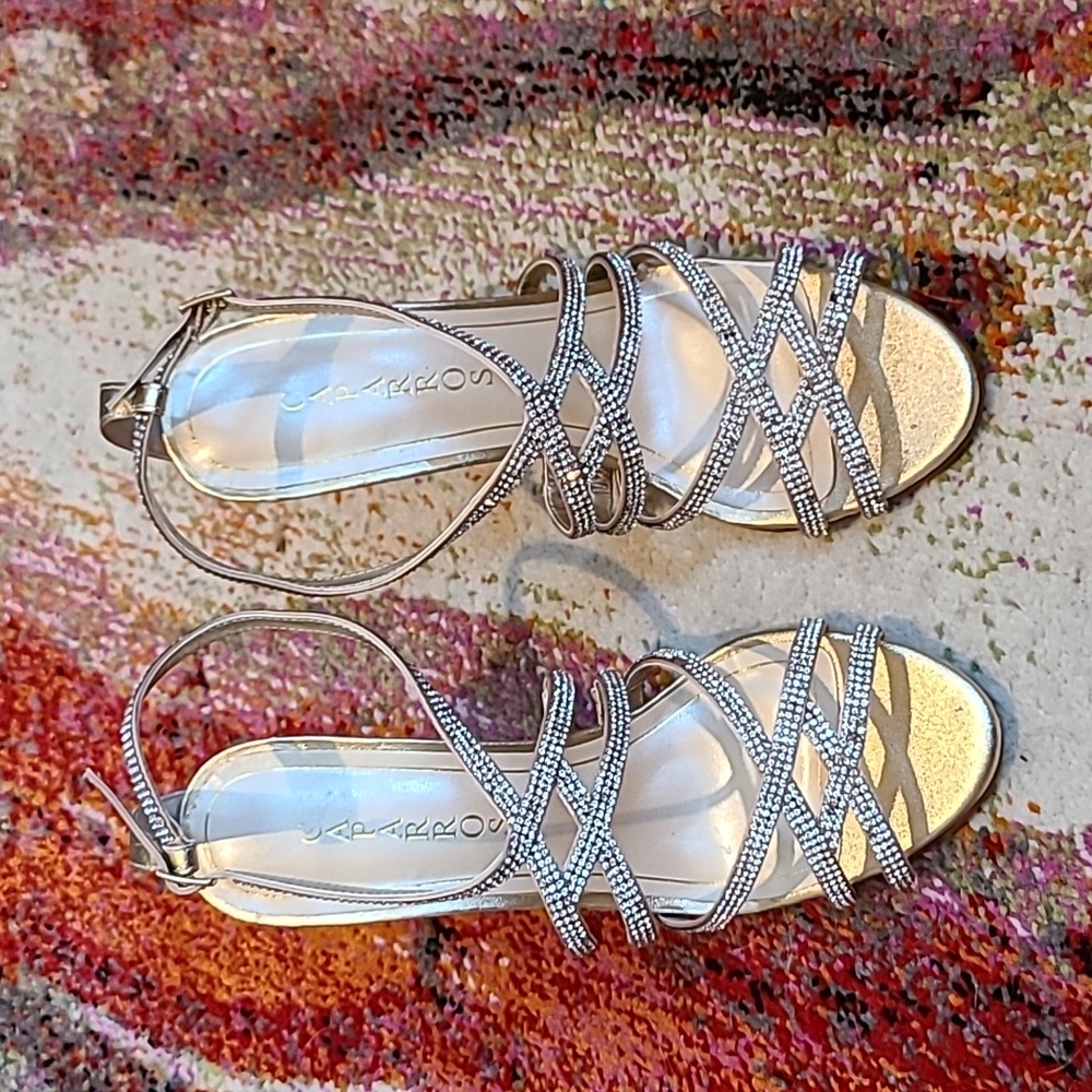 CAPARROS STRAPPY RHINESTESTONE   SANDALS 8.5B